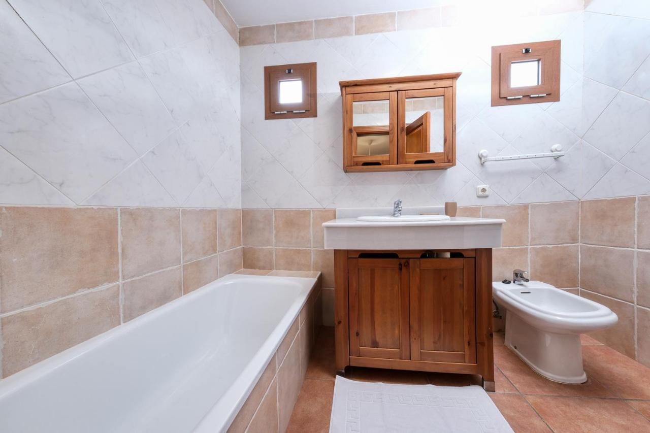 Casa Elin-Shared Pool, Fast Wifi Villa Costa Teguise Bagian luar foto
